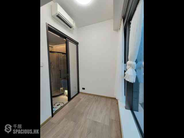 Sai Ying Pun - Two・Artlane 05