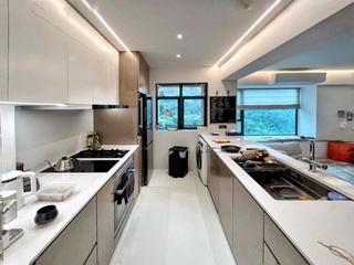 Mid Levels Central - Hillsborough Court Block 2 06