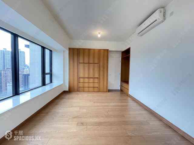 Happy Valley - The Aster (Resiglow) 09