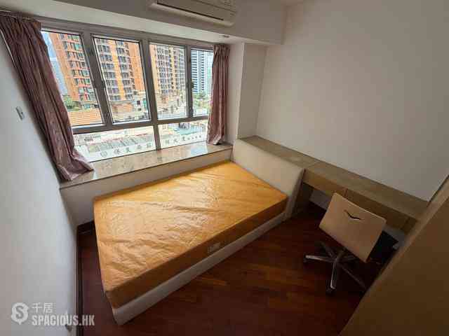Happy Valley - Caroline Height 02