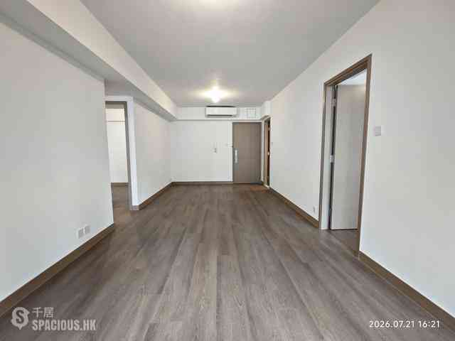 Mid Levels Central - 62B, Robinson Road 01