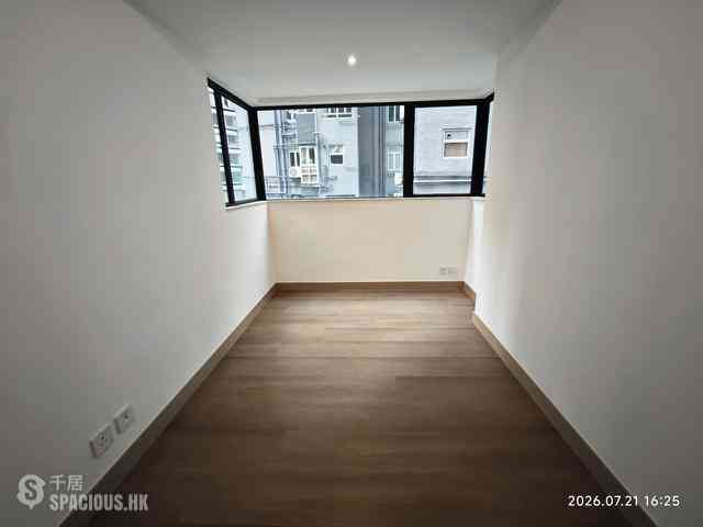 Mid Levels Central - 62B, Robinson Road 08