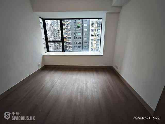 Mid Levels Central - 62B, Robinson Road 07
