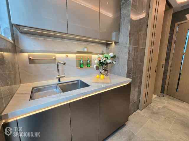 Sai Ying Pun - Upper Manor 14