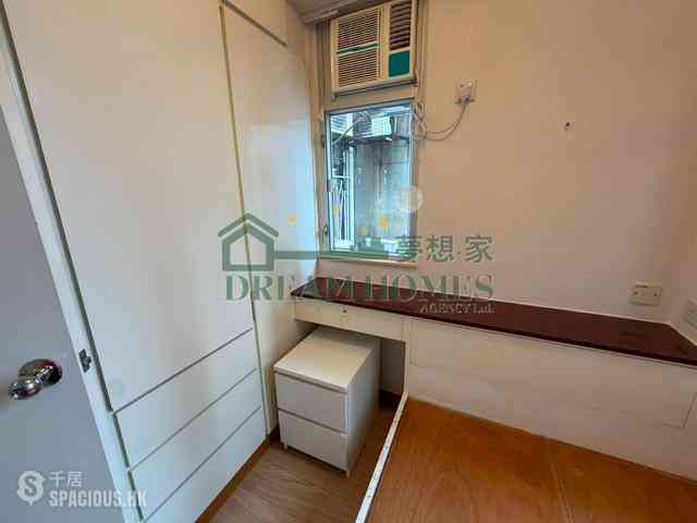 Central - Kar Ho Building 06