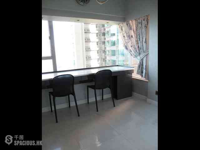 West Kowloon - The Waterfront Phase 2 Block 5 05