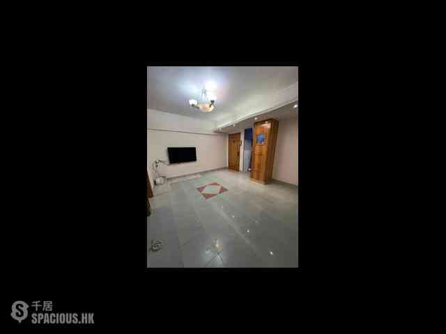 Kennedy Town - Luen Hing Apartments 02