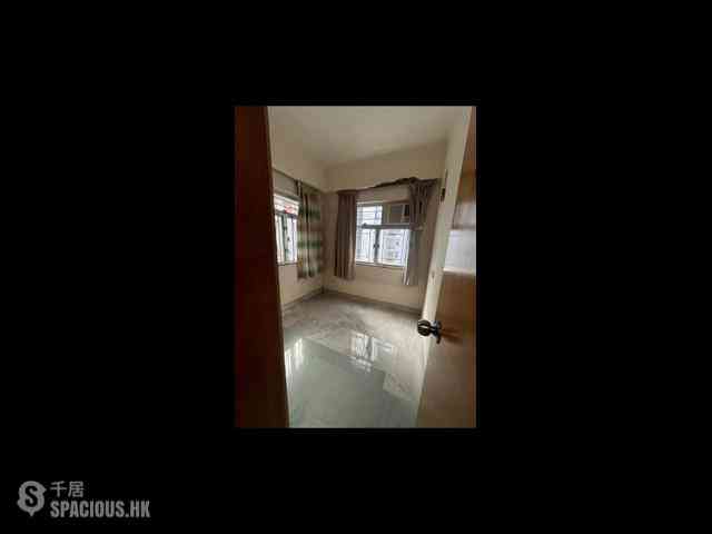 Kennedy Town - Luen Hing Apartments 03