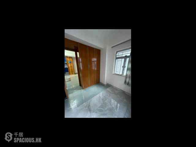 Kennedy Town - Luen Hing Apartments 04