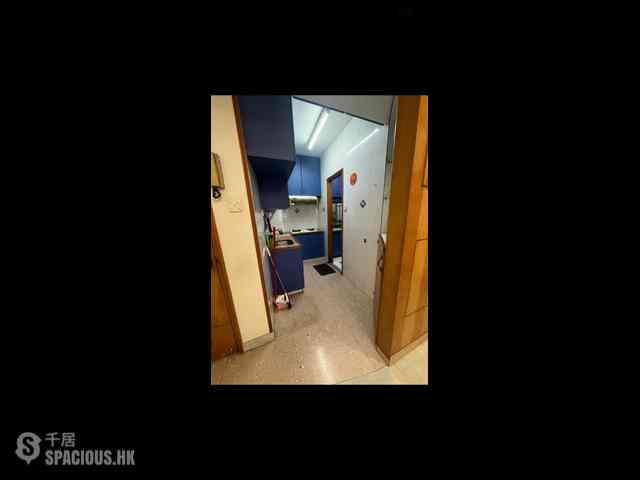 Kennedy Town - Luen Hing Apartments 07