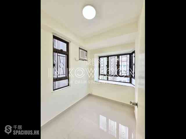 Yau Ma Tei - Sun Wah Building 02