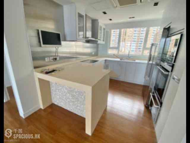 Pok Fu Lam - Baguio Villa Block 38 01