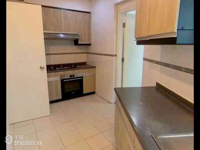 Mid Levels Central - Hillsborough Court Block 1 05