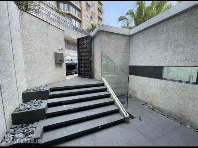 The Peak - La Hacienda 13