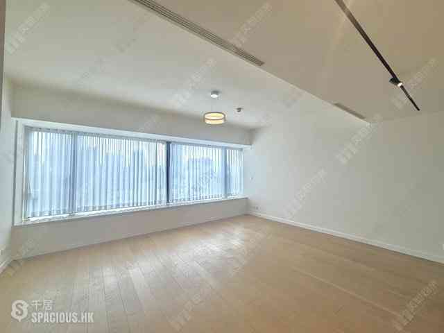 Mid Levels Central - Gramercy 02