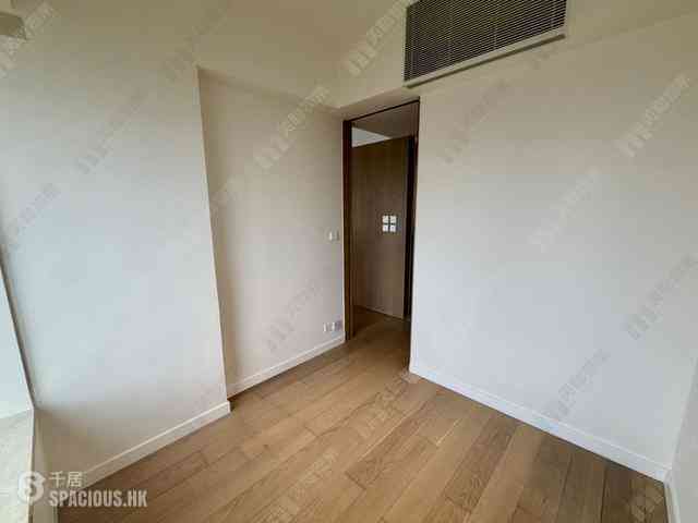 Mid Levels Central - Gramercy 22