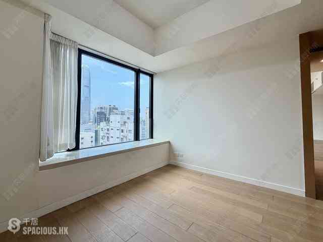 Mid Levels Central - Gramercy 16