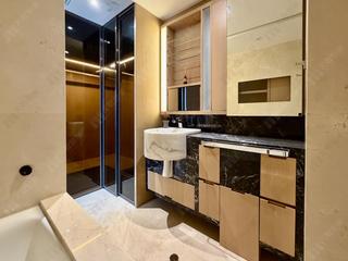Mid Levels Central - Gramercy 25