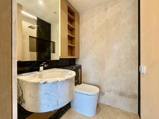 Mid Levels Central - Gramercy 34