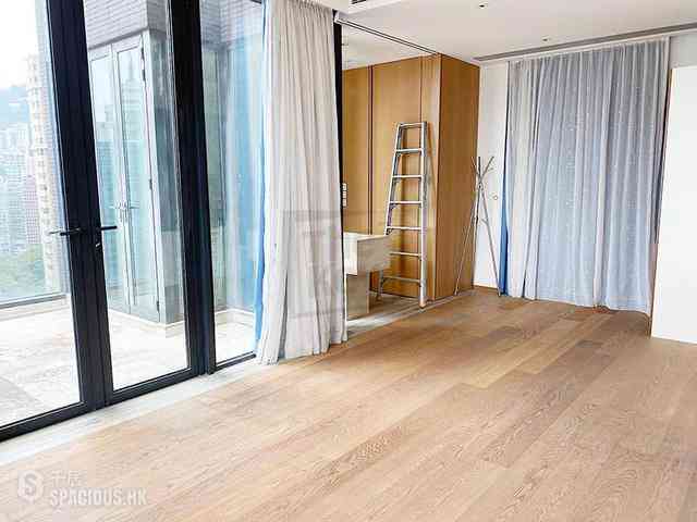 Mid Levels Central - Gramercy 04