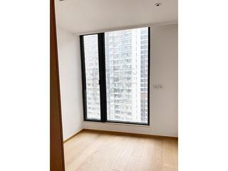 Mid Levels Central - Gramercy 06