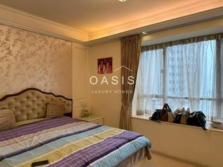 Mid Levels West - Serene Court 06