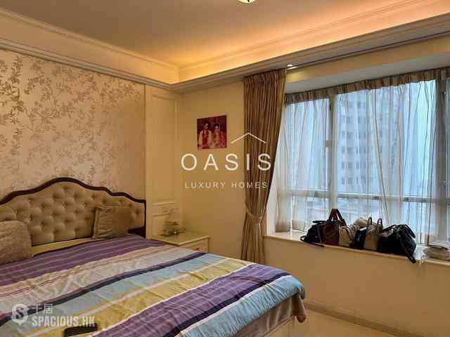 Mid Levels West - Serene Court 06