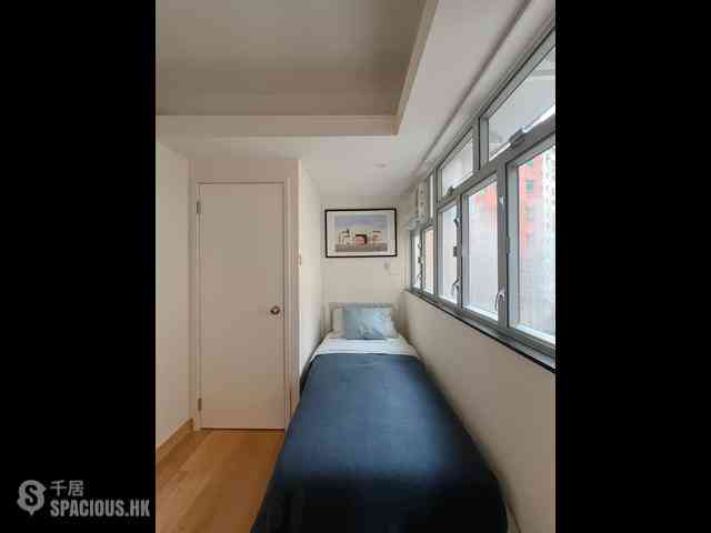 Wan Chai - Man Hee Mansion 12
