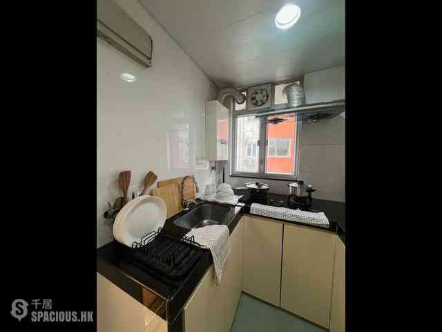 Wan Chai - Man Hee Mansion 19