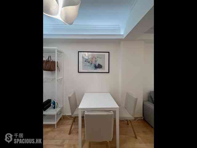 Wan Chai - Man Hee Mansion 23