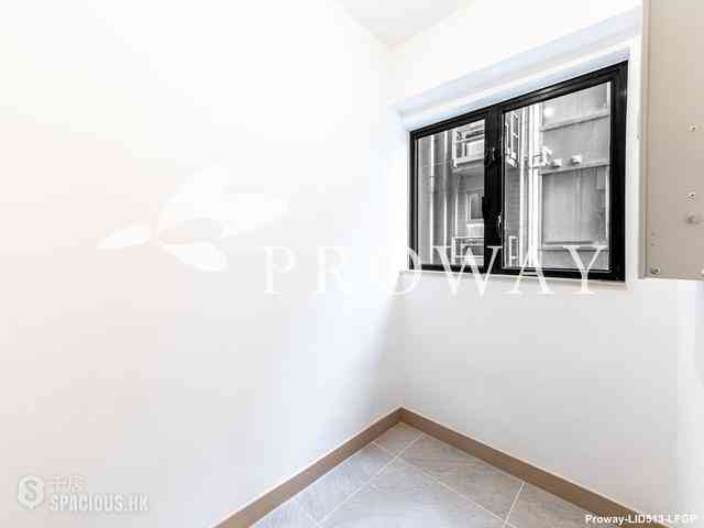 Mid Levels Central - 62B, Robinson Road 11
