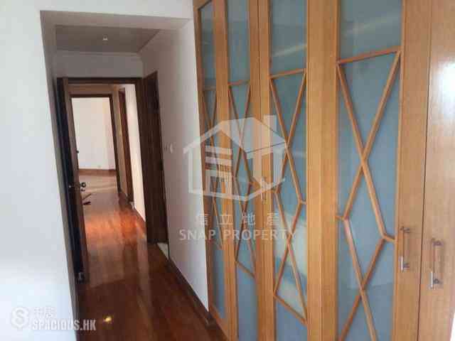 Mid Levels Central - Goldwin Heights 04