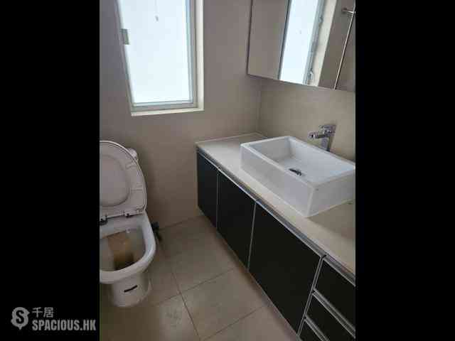 Quarry Bay - Nan Fung Sun Chuen Block 10 05