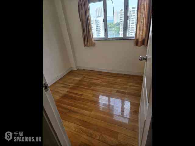 Quarry Bay - Nan Fung Sun Chuen Block 10 06