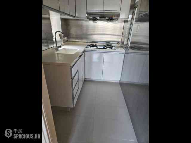 Quarry Bay - Nan Fung Sun Chuen Block 10 07