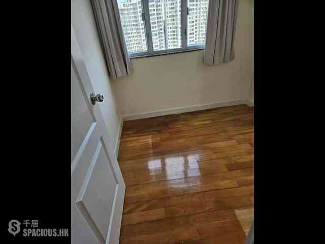 Quarry Bay - Nan Fung Sun Chuen Block 10 09