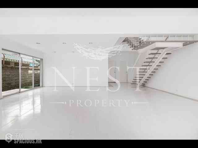 Pok Fu Lam - Bisney Villas 03
