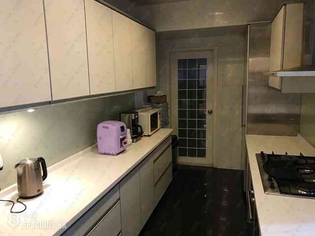 Pok Fu Lam - Baguio Villa Block 42 03