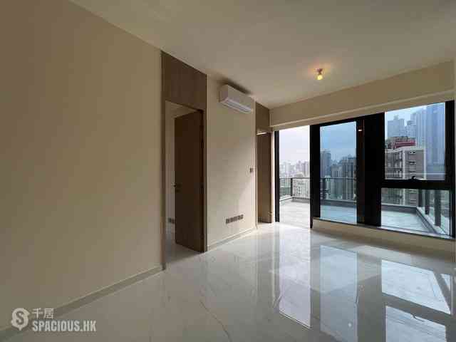 Sai Ying Pun - The Queens 04