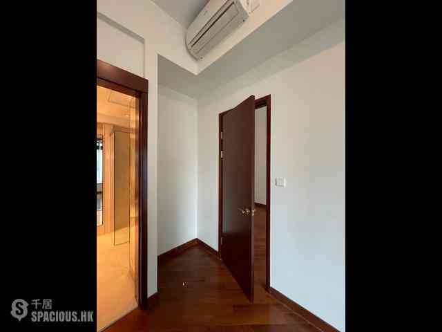 Wan Chai - The Avenue Phase 2 02