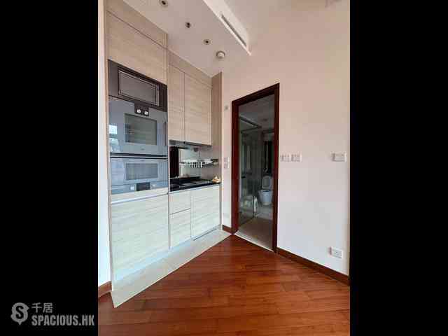 Wan Chai - The Avenue Phase 2 02