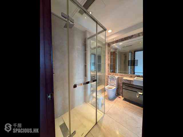 Wan Chai - The Avenue Phase 2 03