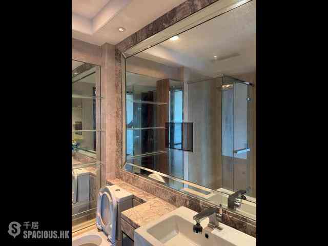 Wan Chai - The Avenue Phase 2 04