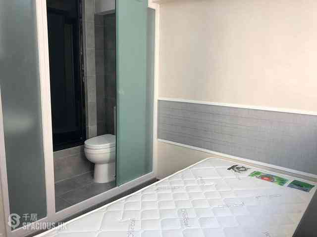 Wan Chai - Glory House 02