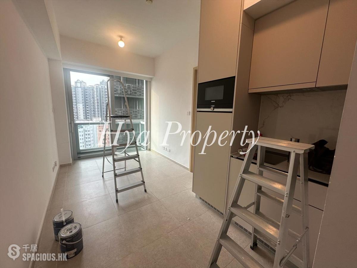 Sai Ying Pun - No.8 Hing Hon Road (Resiglow-Bonham) 01