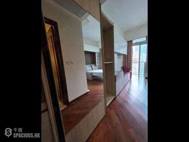 Wan Chai - The Avenue Phase 2 Block 2 04