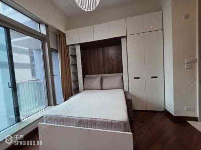 Wan Chai - The Avenue Phase 2 Block 2 07