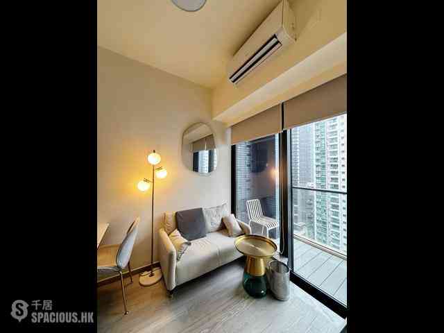 Sai Ying Pun - The Queens 02