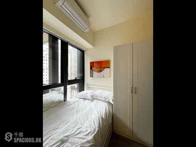 Sai Ying Pun - The Queens 07