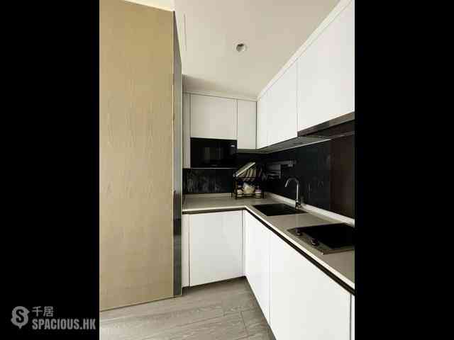 Sai Ying Pun - The Queens 11